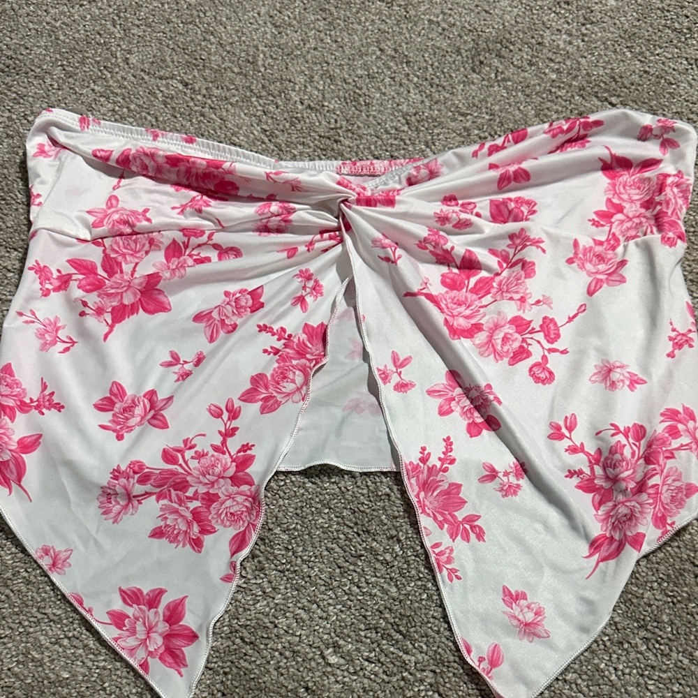 SHEIN Pink Floral Crop Top